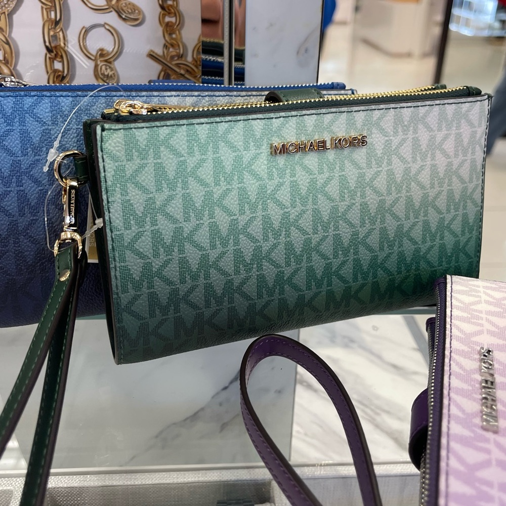 MICHAEL KORS Jet Set Lg Ombré Signature Logo Double Zip Wristlet Wallet 
Moss